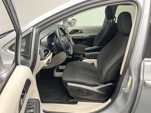 2021 Chrysler Pacifica Touring