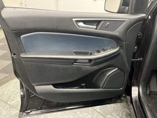 Agate Black Metallic 2023 Ford Edge SEL