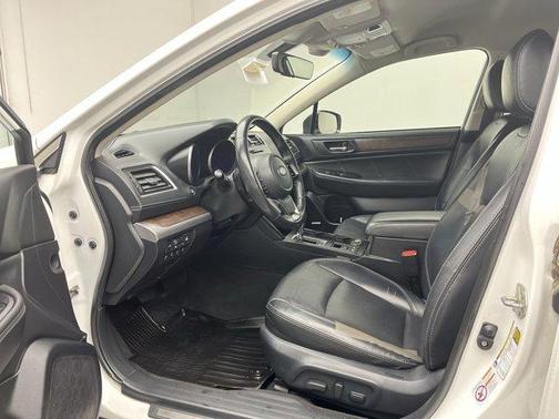 Crystal White Pearl 2019 Subaru Outback 2.5i Limited