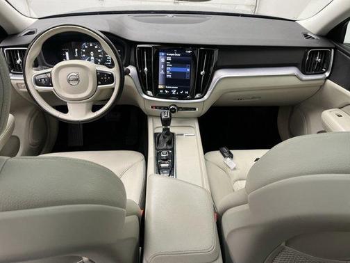 2019 Volvo S60 T6 Momentum