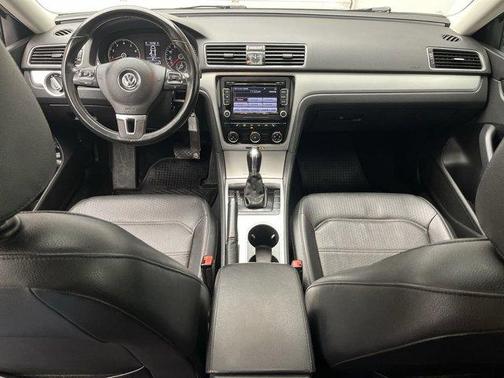 2013 Volkswagen Passat 2.5 SE