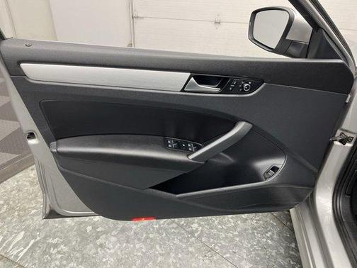 2013 Volkswagen Passat 2.5 SE