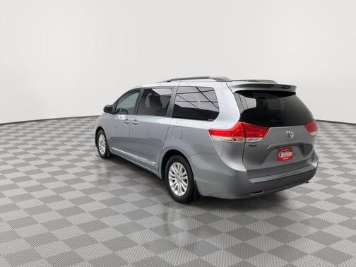 2013 Toyota Sienna XLE