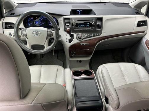 2013 Toyota Sienna XLE