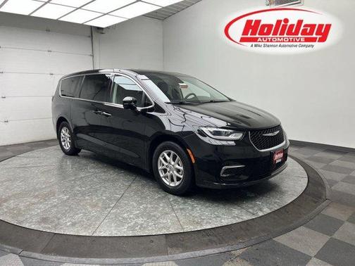 2024 Chrysler Pacifica Touring-L