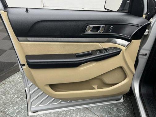 2017 Ford Explorer Base
