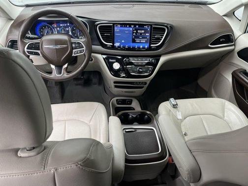 2021 Chrysler Pacifica Touring-L