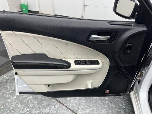 2015 Dodge Charger SXT