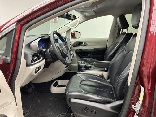 2022 Chrysler Pacifica Touring-L