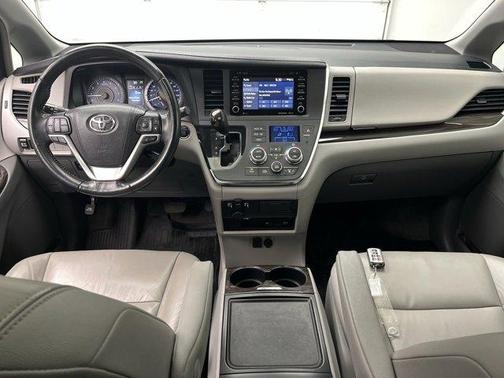 2018 Toyota Sienna XLE Premium