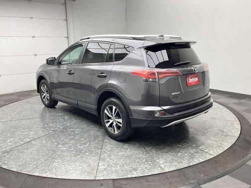 Magnetic Gray Metallic 2016 Toyota RAV4 XLE