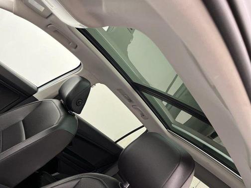 White Silver Metallic 2019 Volkswagen Tiguan 2.0T SE