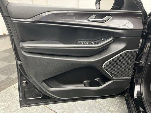 2022 Jeep Grand Cherokee Altitude