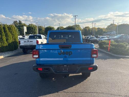 2025 Jeep Gladiator High Tide