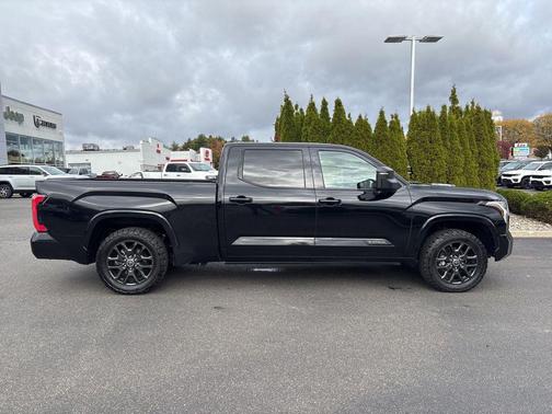 2022 Toyota Tundra Hybrid Platinum