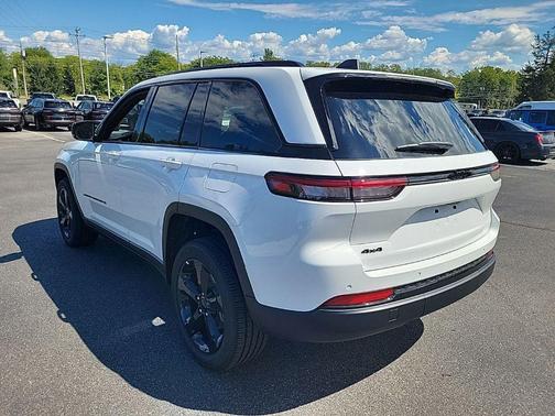2025 Jeep Grand Cherokee Altitude