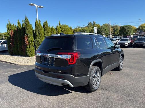 2023 GMC Acadia AWD SLT