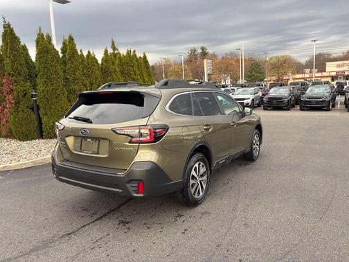 2022 Subaru Outback Premium