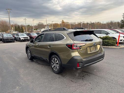 2022 Subaru Outback Premium