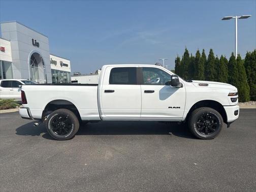 2025 RAM 2500 Big Horn Crew Cab 4x4 6'4' Box