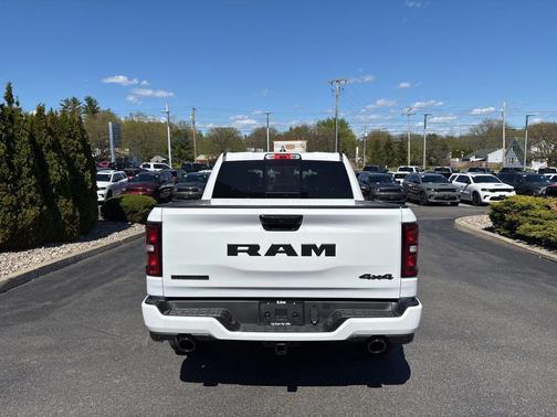 Bright White Clearcoat 2026 RAM 1500 Big Horn/Lone Star
