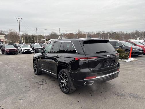 2025 Jeep Grand Cherokee Summit
