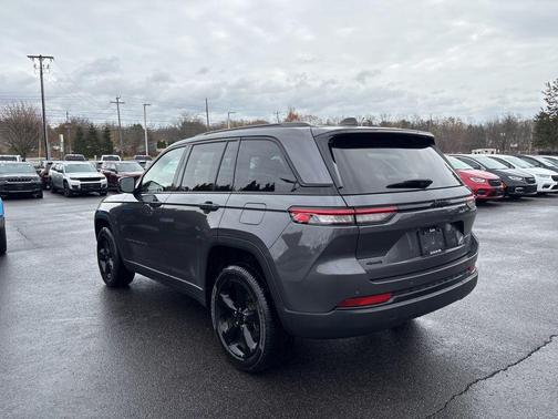 2023 Jeep Grand Cherokee Altitude