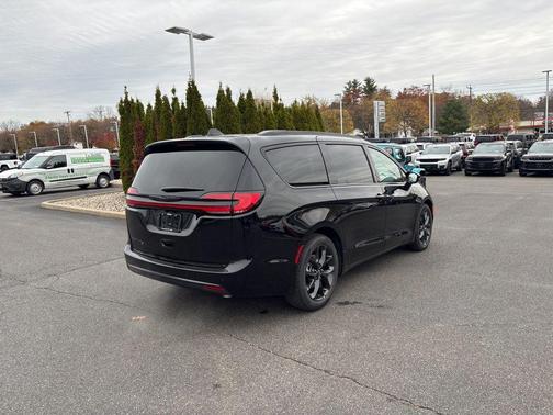 2026 Chrysler Pacifica L