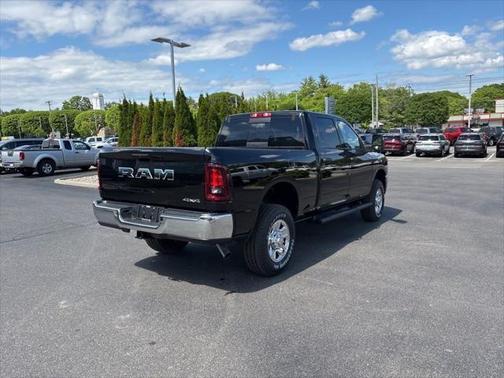 2025 RAM 2500 Tradesman Crew Cab 4x4 6'4' Box