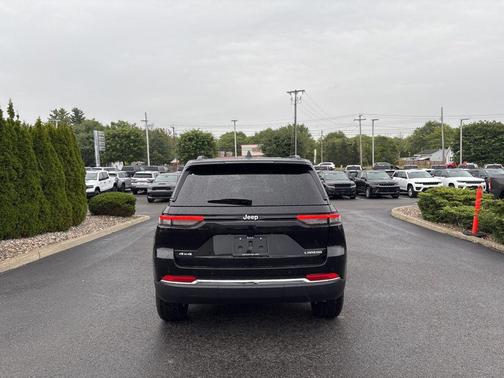 2025 Jeep Grand Cherokee Laredo