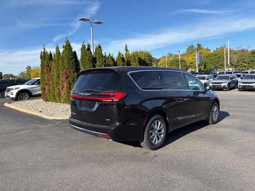 2026 Chrysler Pacifica L