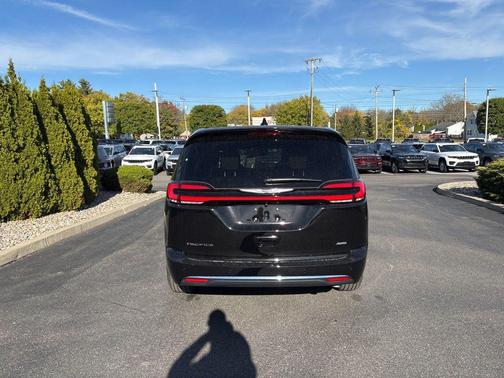 2026 Chrysler Pacifica L