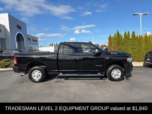 2022 RAM 2500 Tradesman Crew Cab 4x2 6'4' Box