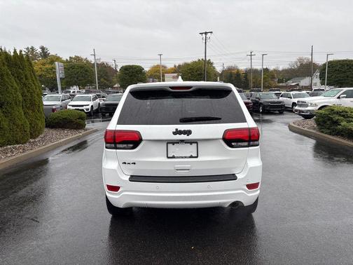 2022 Jeep Grand Cherokee Laredo