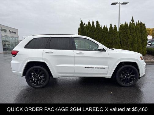 2022 Jeep Grand Cherokee Laredo