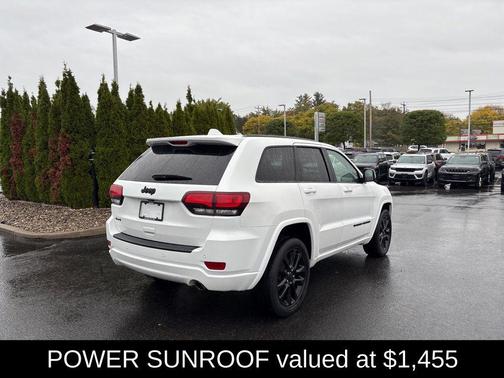 2022 Jeep Grand Cherokee Laredo