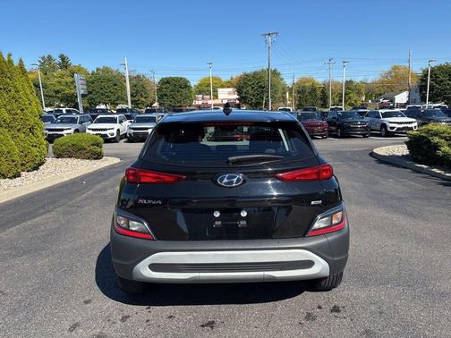 2022 Hyundai KONA SE