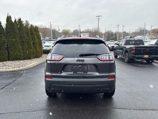 2023 Jeep Cherokee Altitude