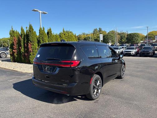 2026 Chrysler Pacifica Limited
