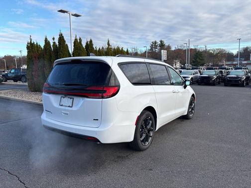 2026 Chrysler Pacifica L