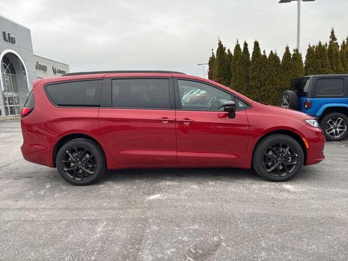 2026 Chrysler Pacifica L