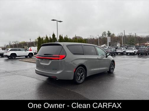 2023 Chrysler Pacifica Hybrid Limited