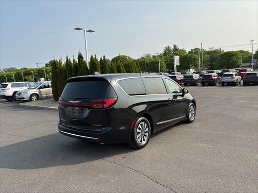 2023 Chrysler Pacifica Hybrid Limited