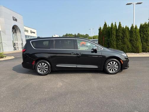 2023 Chrysler Pacifica Hybrid Limited