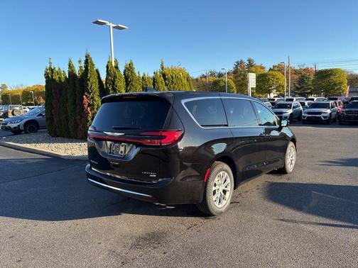 2026 Chrysler Pacifica Limited