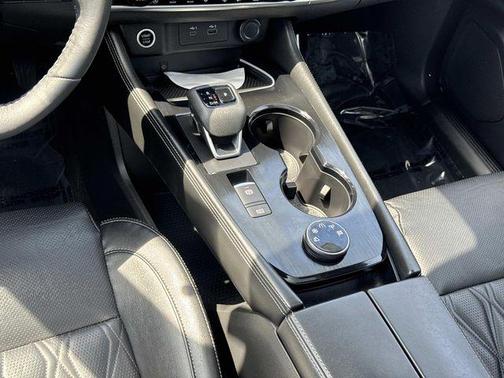 Sunset Drift Chromaflair/Super Black 2021 Nissan Rogue Platinum