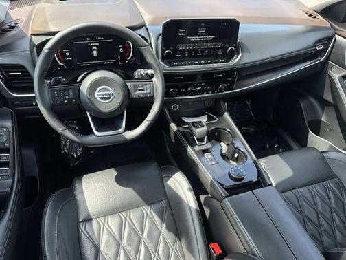 Sunset Drift Chromaflair/Super Black 2021 Nissan Rogue Platinum