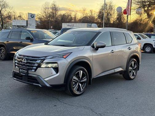 Champagne Silver Metallic 2024 Nissan Rogue SL