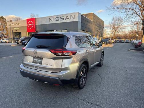 Champagne Silver Metallic 2024 Nissan Rogue SL