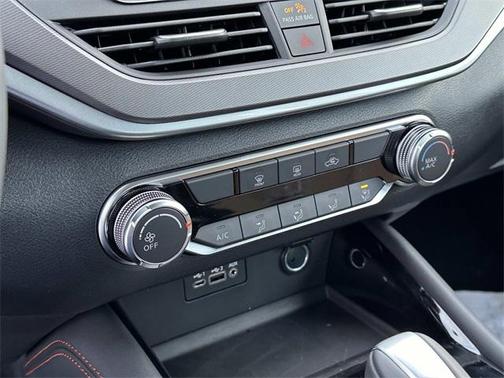 2025 Nissan Altima SR FWD